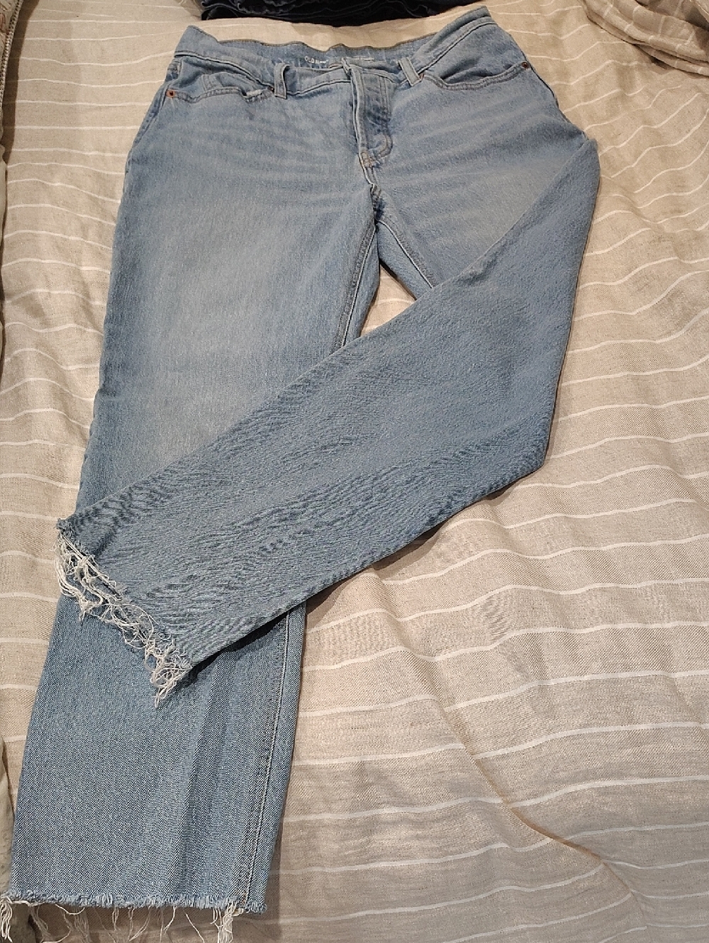 Old Navy Light Blue Women's Straight-Leg Jeans with Frayed Hem